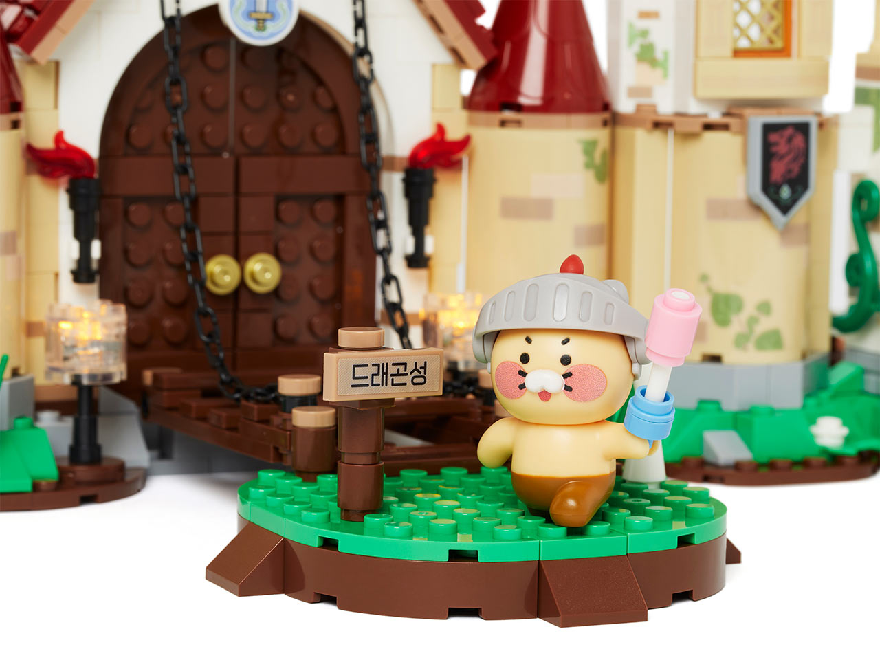 [KAKAO FRIENDS] Dragon Castle Brick Figure - Ryan & Choonsik OFFICIAL MD