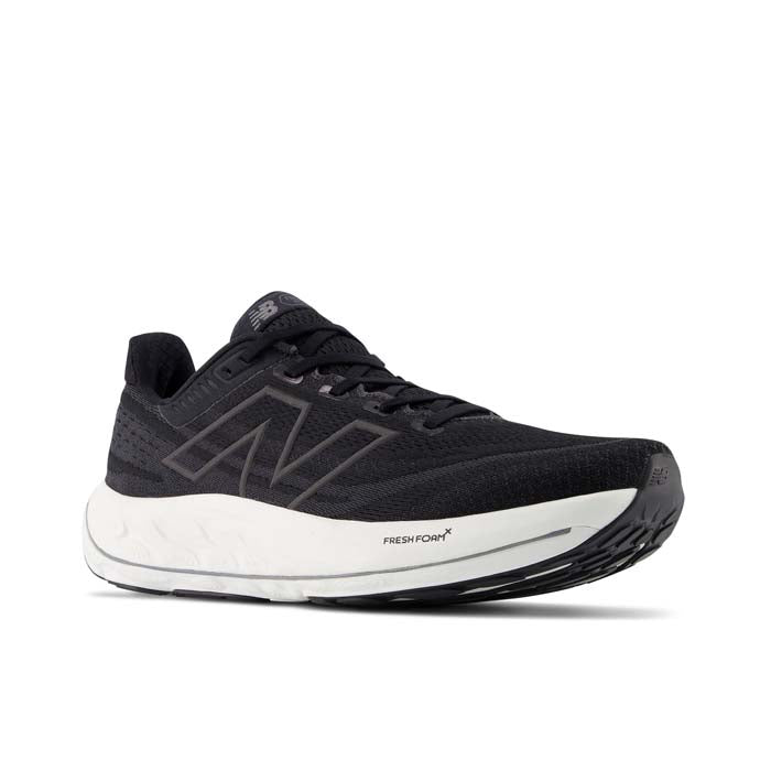 Mens New Balance Fresh Foam Vongo v6 in Black/White