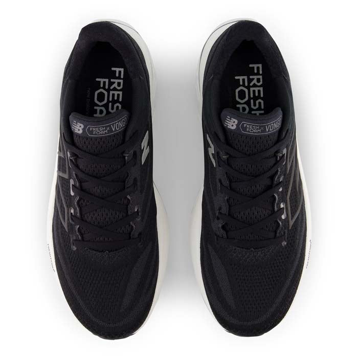 Mens New Balance Fresh Foam Vongo v6 in Black/White