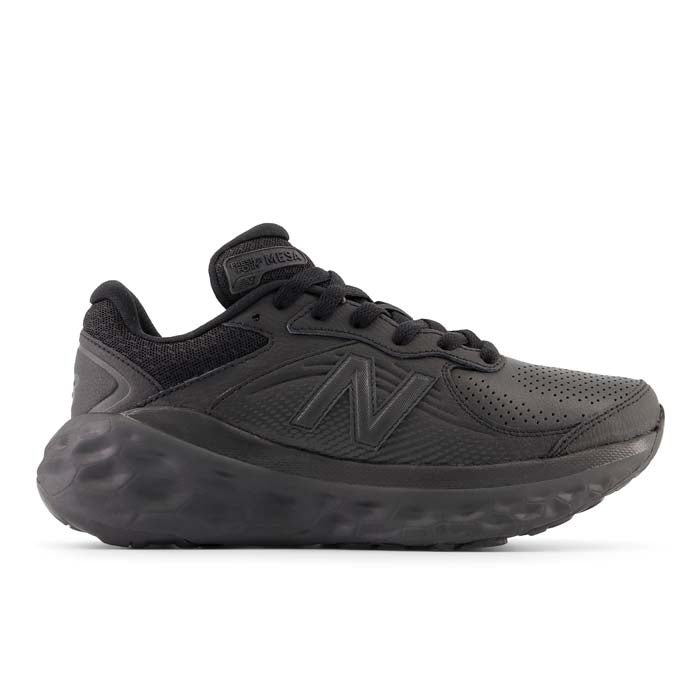 Womens New Balance Fresh Foam W840V1 in Black/Black/Blacktop