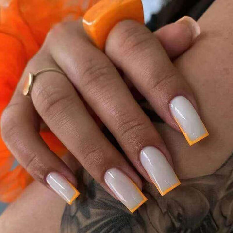 white short acrylic nails