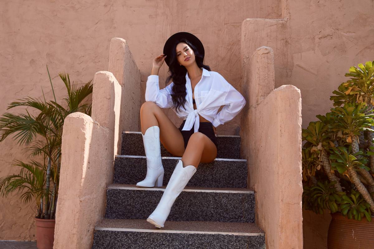 Botas vaqueras bordadas con punta puntiaguda