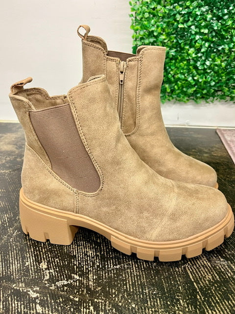 Very G Zoe Boot - Taupe