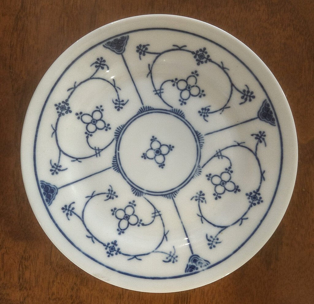 Jager Eisenberg Blau Saks Porcelain Saucer