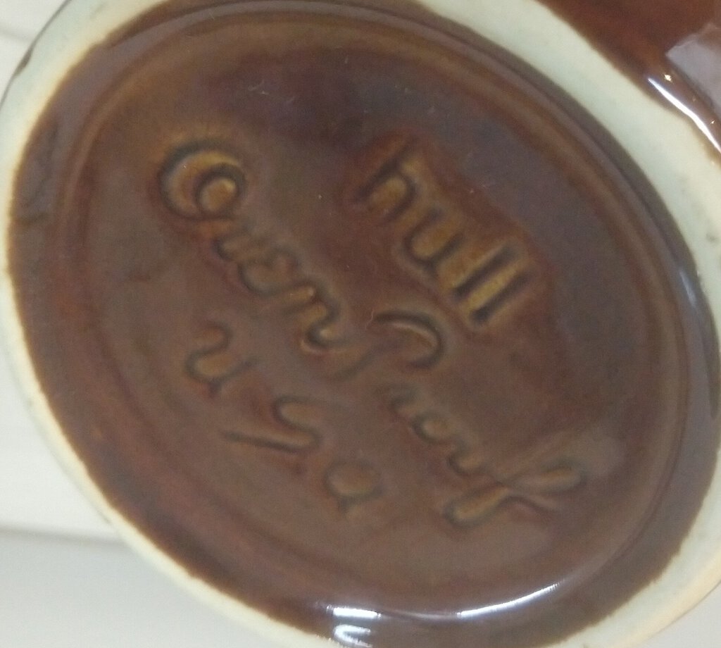 Vintage Hull USA Bean Pot