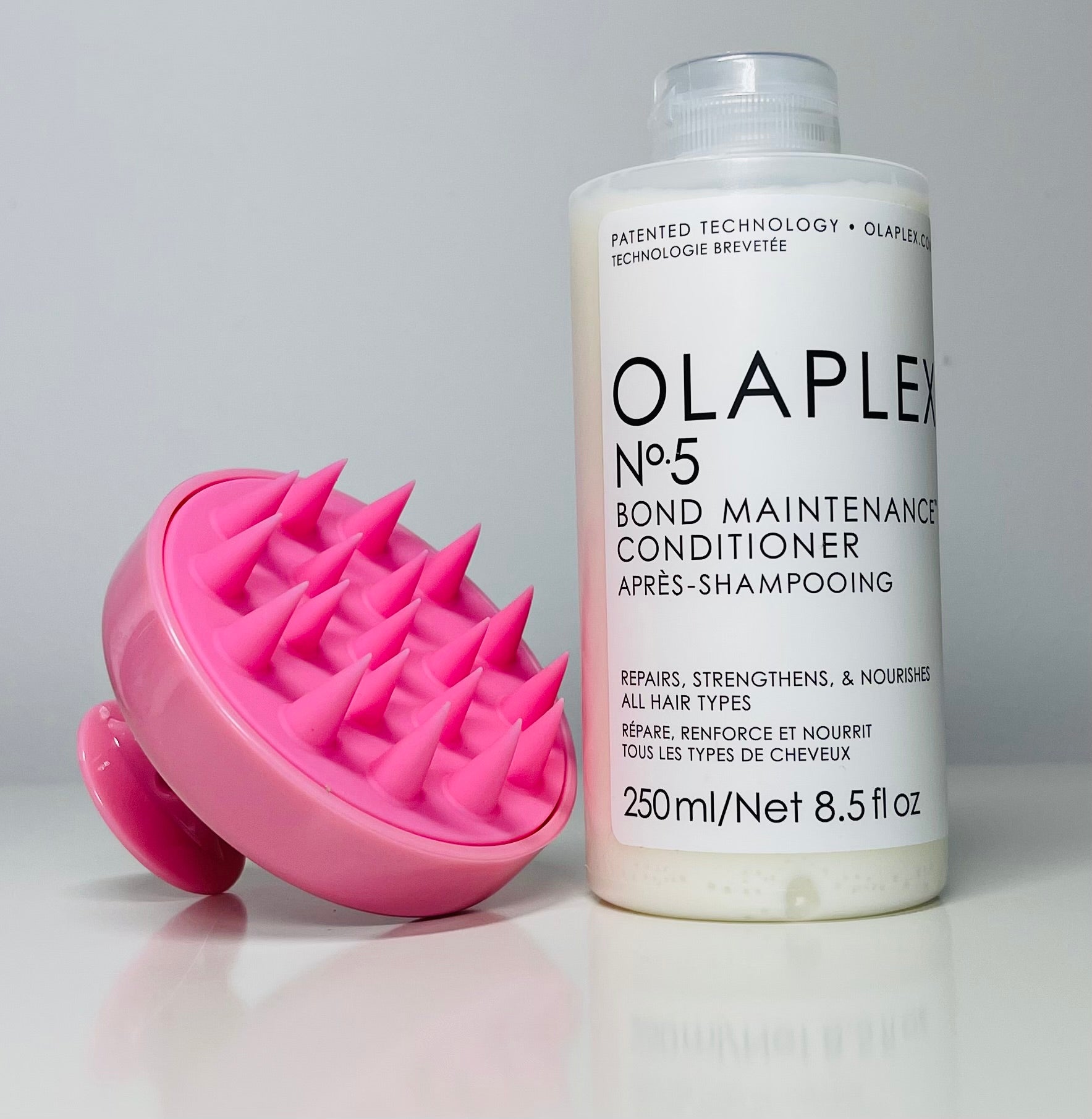 Olaplex No.5 Bond Maintenance Conditioner 250 ml with scalp and hair brush