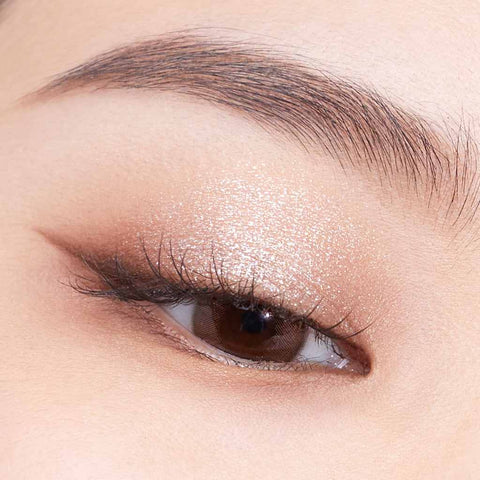 that imparts a gorgeous and deluxe twinkling sheen