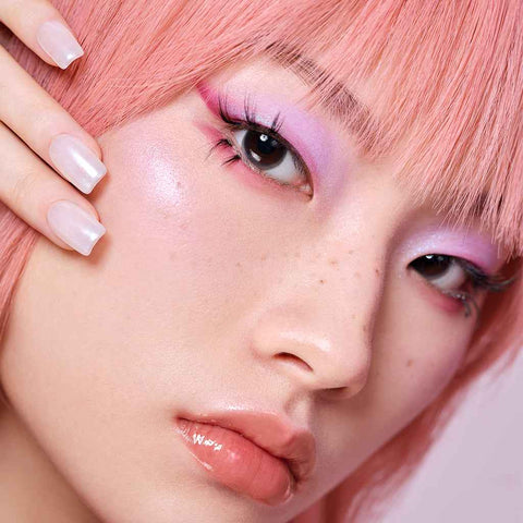 14 different eyeshadow palettes to offer an infinite choice of effects