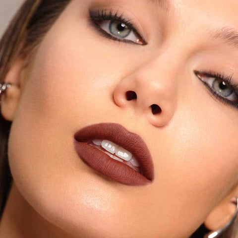 lip stain that delivers bold color payoff in a silky smooth