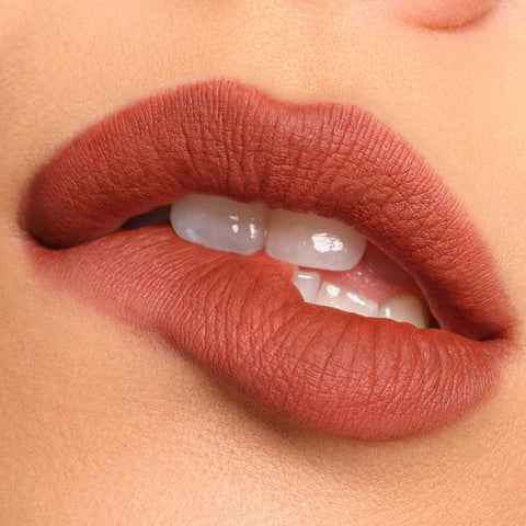 that delivers bold color payoff in a silky smooth