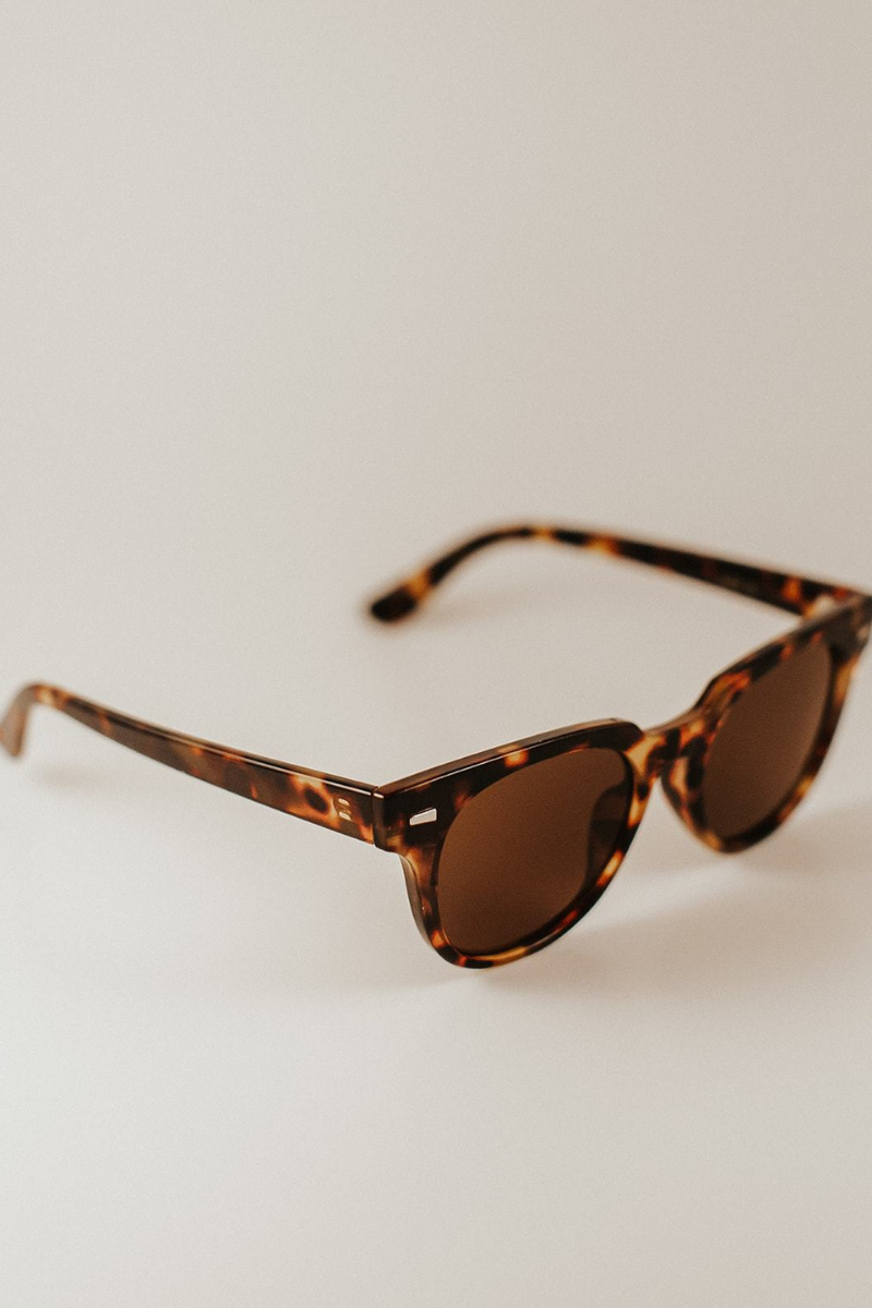 willa wayfarer sunglasses