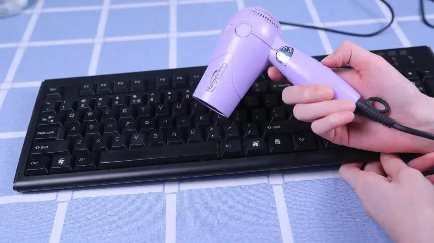 hair dryer clean keyboard