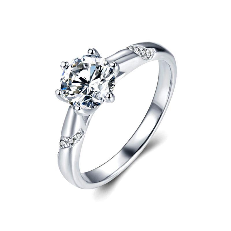 Round-Cut Engagement Ring