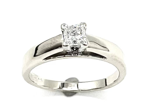 1/2 Carat Princess Cut Diamond Solitaire Engagement Ring