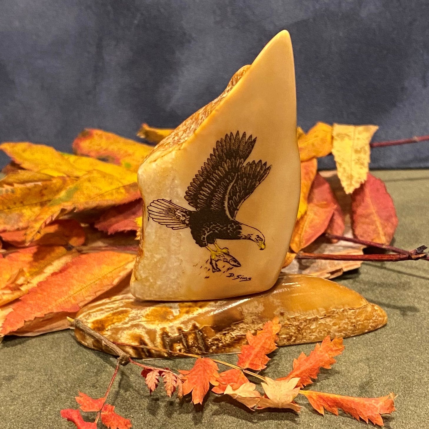 Scrimshaw Figurine Eagle