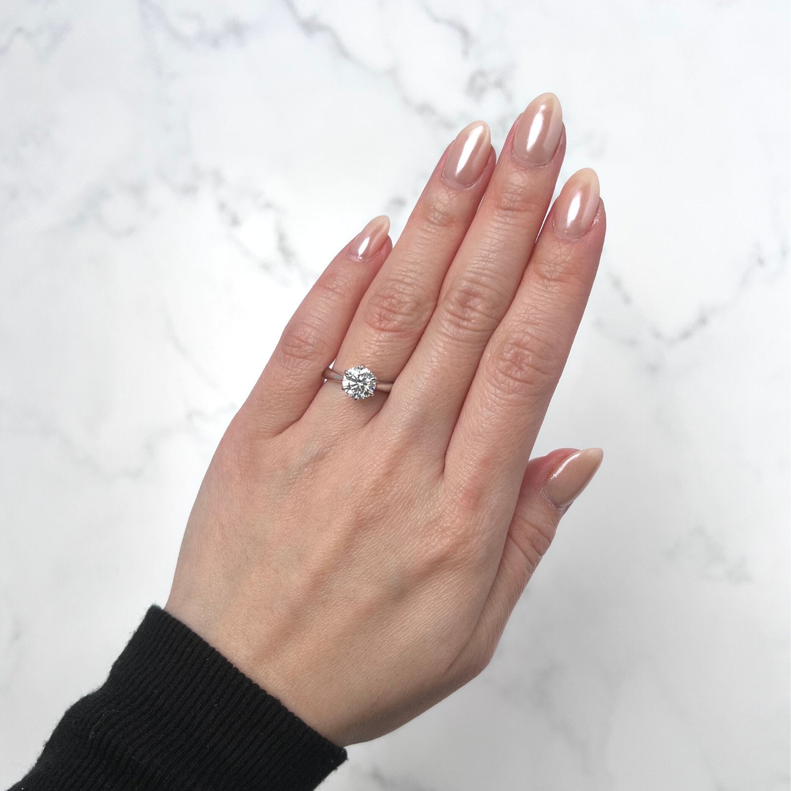 Round-cut Diamond Engagement Ring