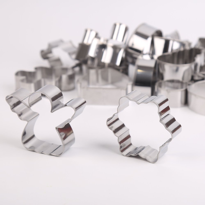 18 Piece Silver Stainless Steel Cookie Cutter Set