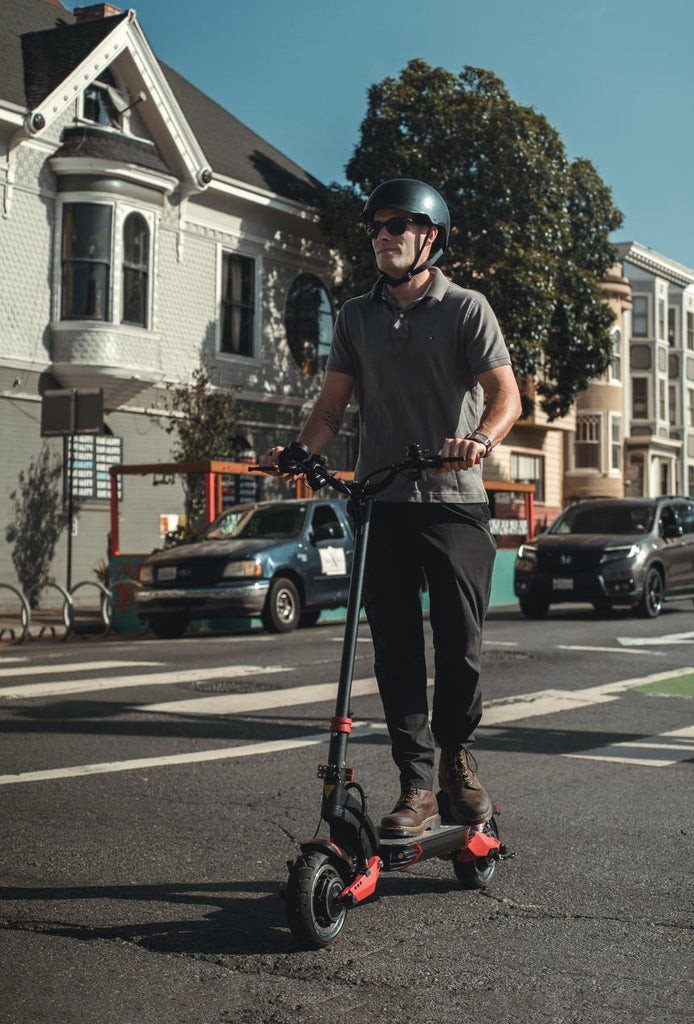 varla-electric-scooter-in-the-city