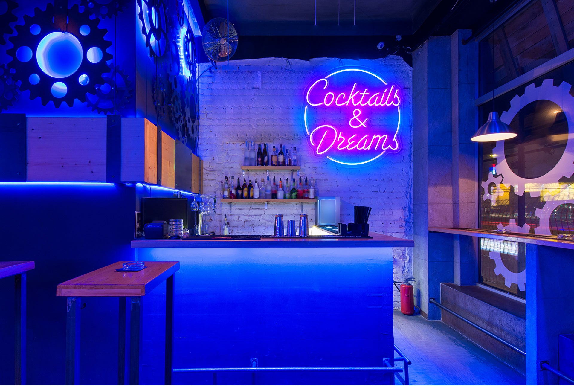Cocktails & Dreams neon sign
