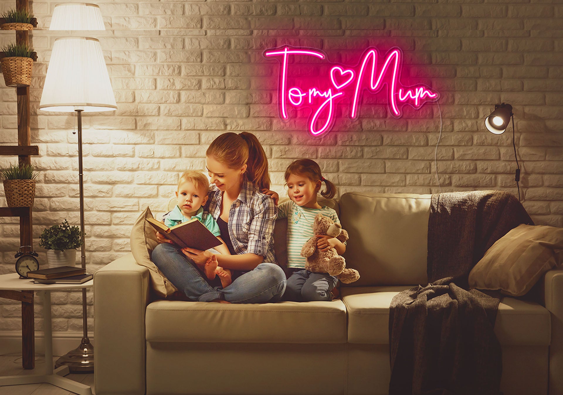 "to my mum" neon mother's gift