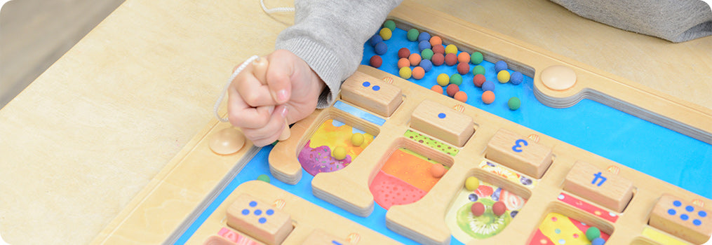 A popsicle-themed 1-10 learning magnetic maze all children will love.