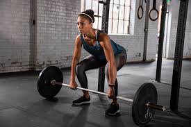 women deadlift