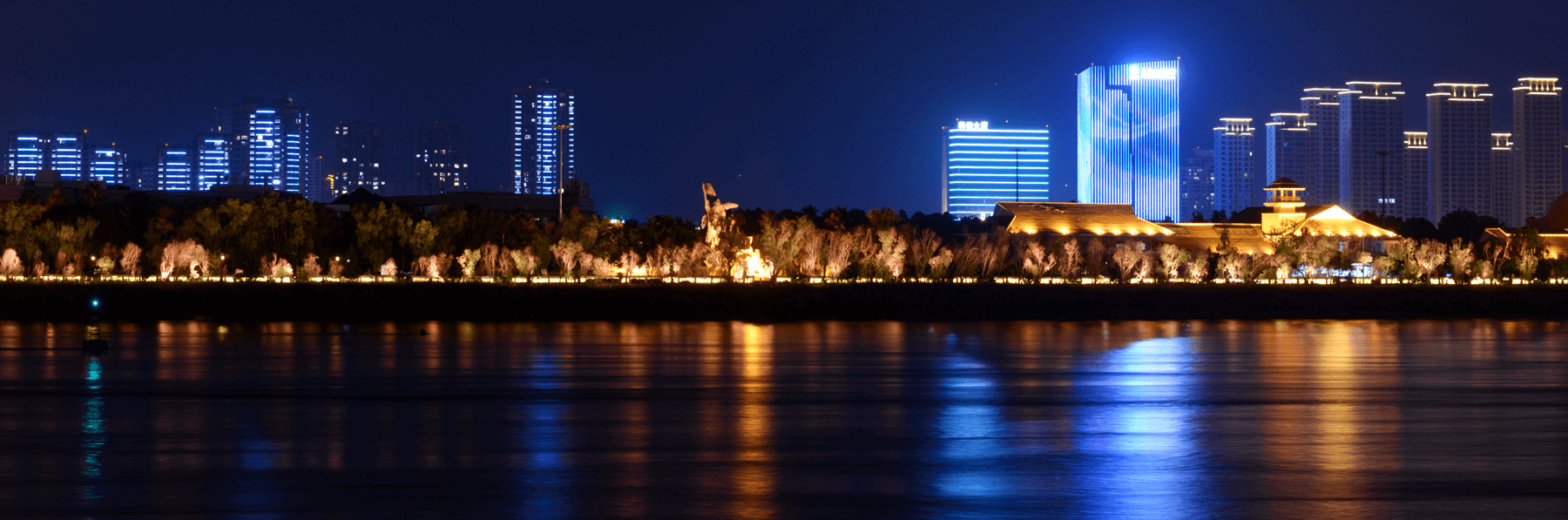 حامل ثلاثي SIRUI ST-124