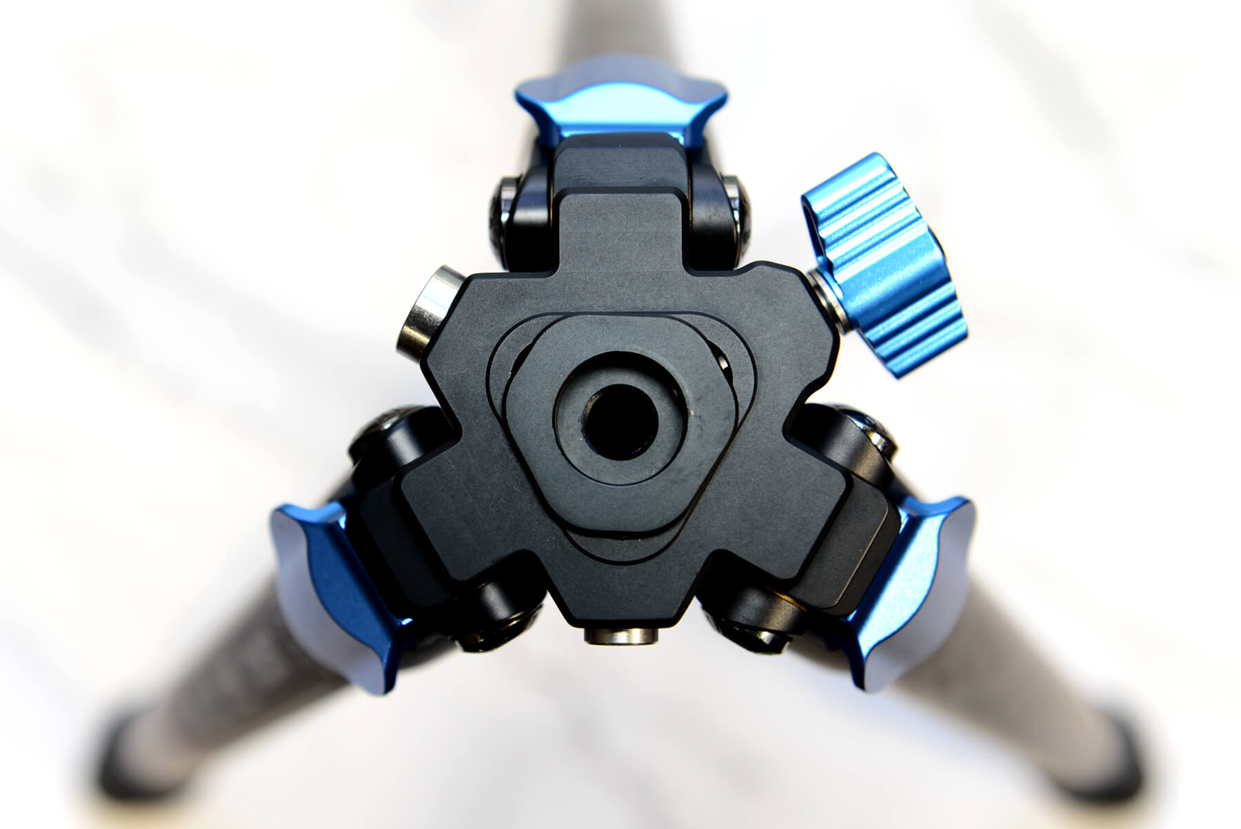 حامل ثلاثي SIRUI ST-124