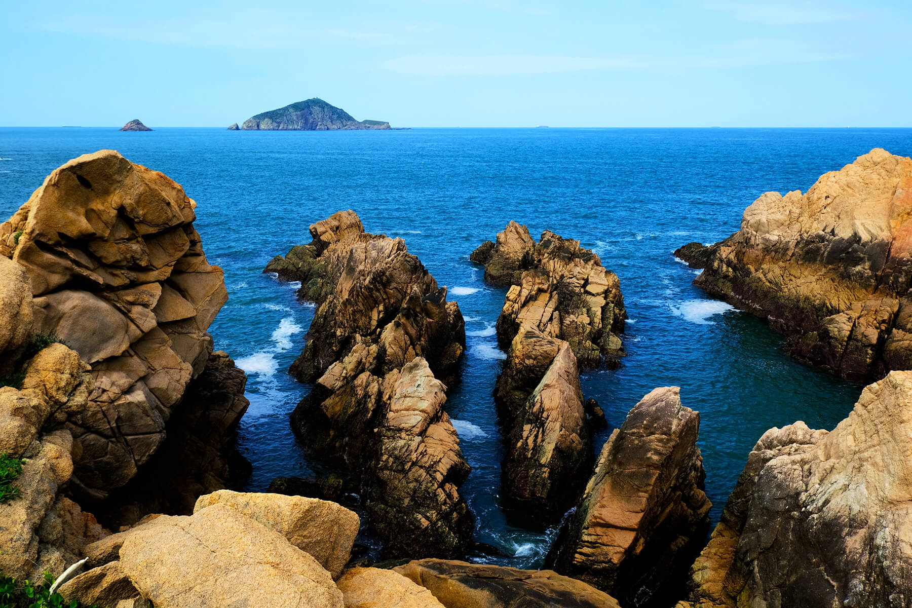 عينة حامل ثلاثي SIRUI ST-124 - الجزيرة