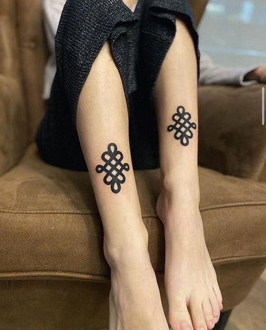 line leg tattoo