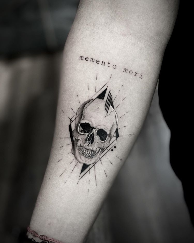 linear skull tattoo
