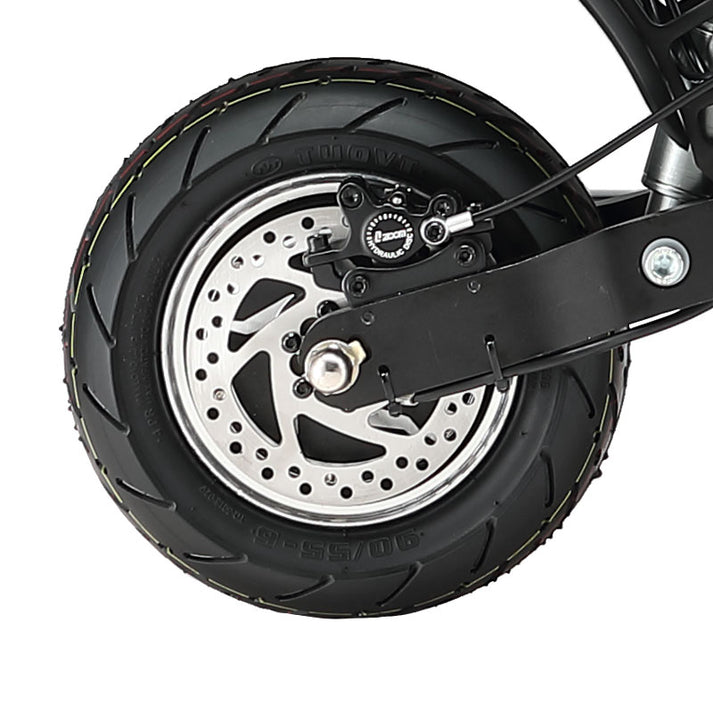 https://cdn.shopifycdn.net/s/files/1/0453/5196/0731/files/10-inch-road-tires-and-hydraulic-brake-of-Teewing-X3-Electric-Scooter_ef026716-a17c-4954-a8b6-be3ec5affd7f.jpg?v=1686310283&width=713