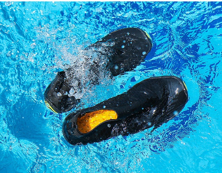 Diving shoes