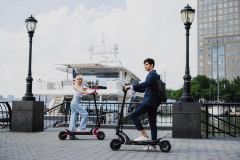 Are Electric Scooters Like The Kaabo Mantis 8 The Future Of Commuting?-pics