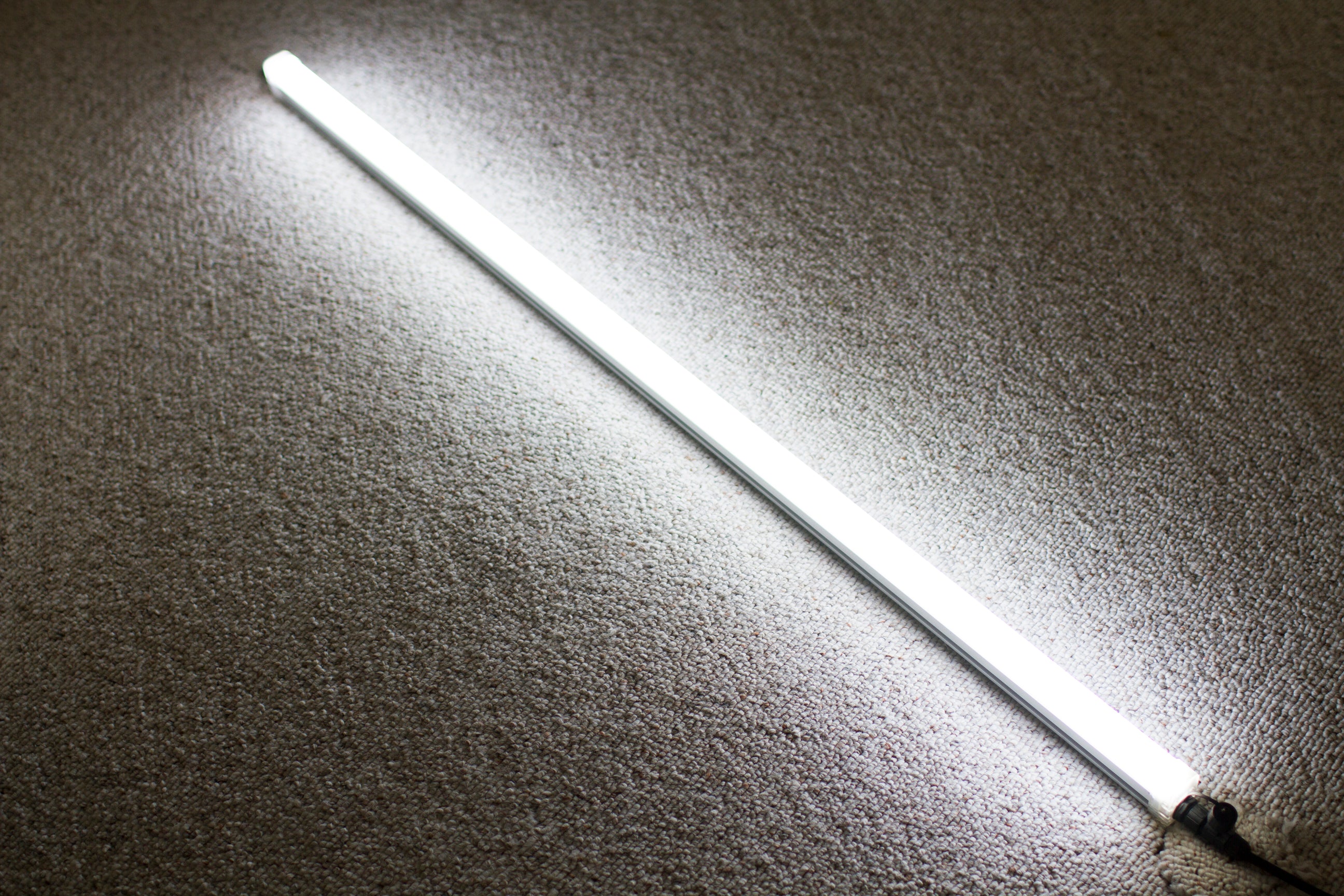 4ft Waterproof, Dust proof and Corrosion proof. Tri-proof LED Tube Light