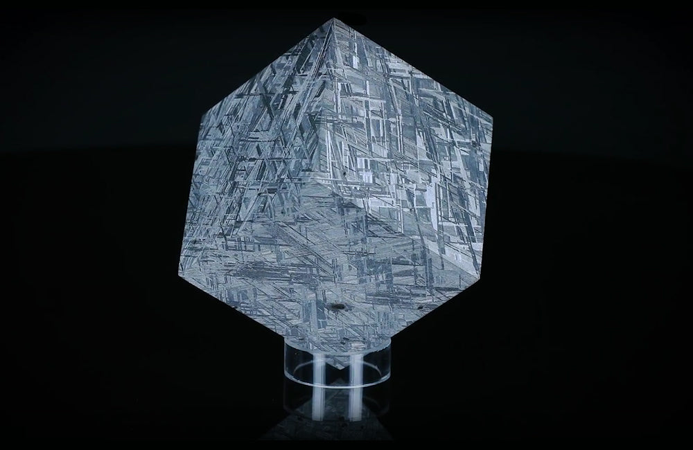 Muonionalusta meteorite cube