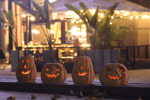 there is two different size total 4pcs ceramic firepit pumpkin in the road, great for thanksgiving