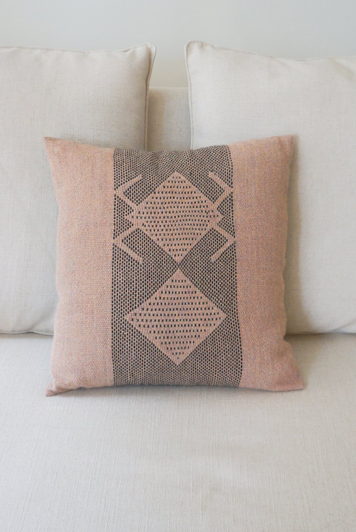 Arana Pillow in Rose