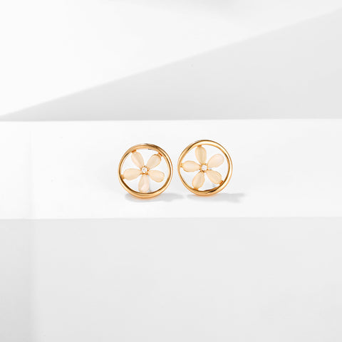 Small fresh flower earrings 04 37f93fbe 1a37 4080 Bb50 A7021af174ce 480x480