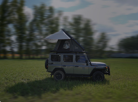 Aluminum Shell Triangular Car Roof Tent