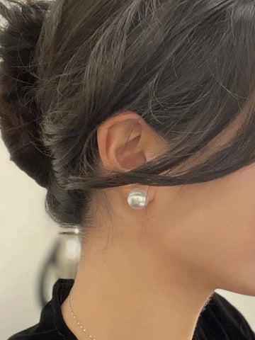 Freshwater baroque pearl stud earrings