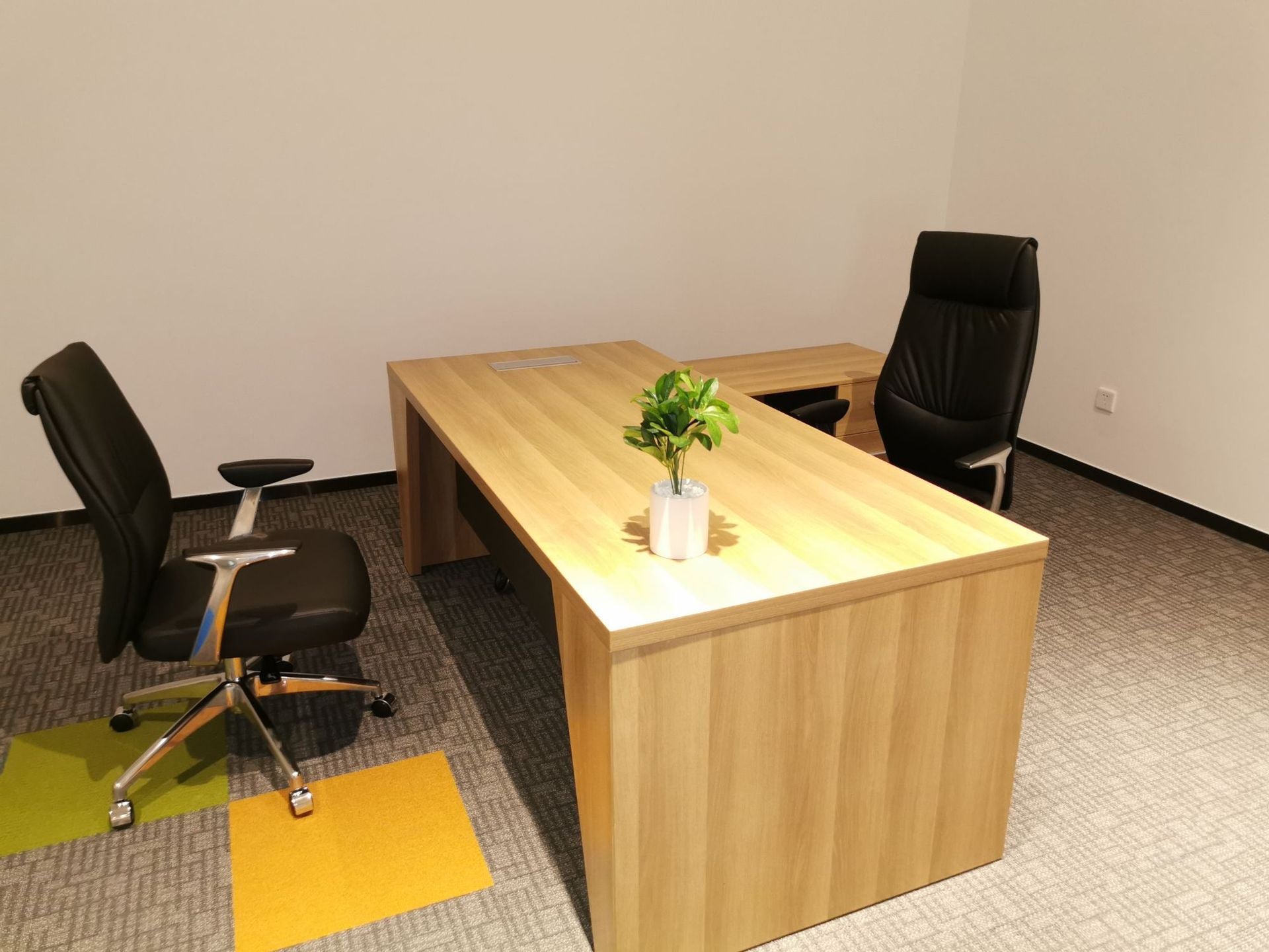 VOFFOV® Big & Tall PU Leather Executive Office Computer Desk Chair Black