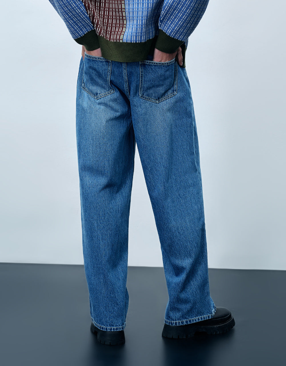 Loose Fit Straight Jeans