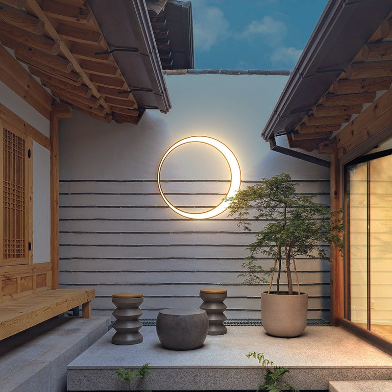 IDEA(HK) LIGHTING - Eclipse - IP65 Waterproof outdoor LED wall light.  Warm light(3000K) LED strip with >30 000 hours of lifetime.