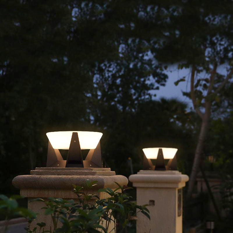 IDEA(HK) LIGHTING - Tesla - Tesla - IP65 Waterproof outdoor solar-powered landscape light. Warm light(3000K) LED with >30 000 hours of lifetime.  Comes with remote control. Easy to install and maintain.  Perfect for creating a mood in a garden, or as decoration by the pool, on gates, etc.