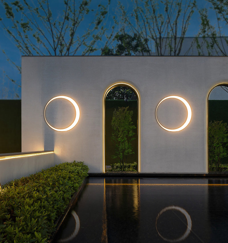 IDEA(HK) LIGHTING - Eclipse - IP65 Waterproof outdoor LED wall light.  Warm light(3000K) LED strip with >30 000 hours of lifetime.