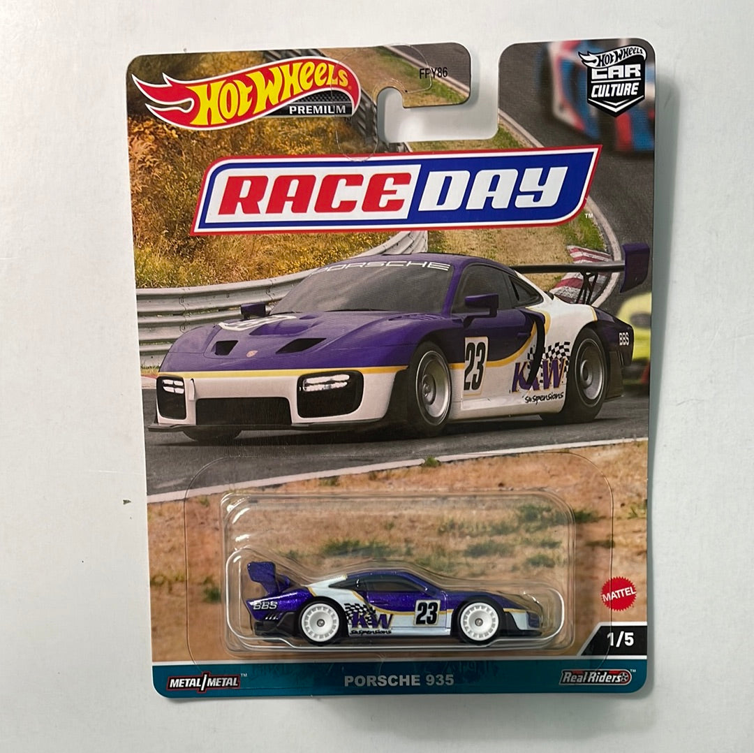 Hot Wheels 1/64 Car Culture Race Day Porsche 935 Purple