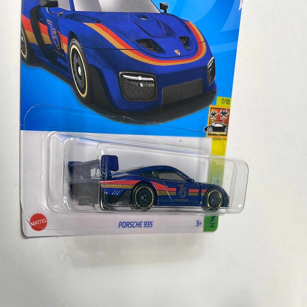 *Japan Card* Hot Wheels 1/64 Porsche 935 Blue - Damaged Card