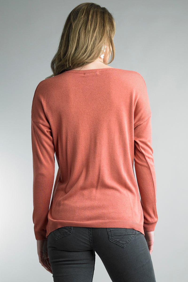 Tempo Basic V Neck Long Sleeve Sweater In Peperosa