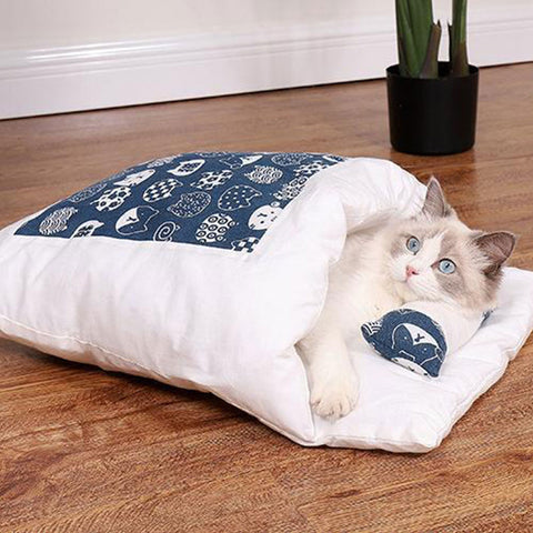Movable winter warm cat house